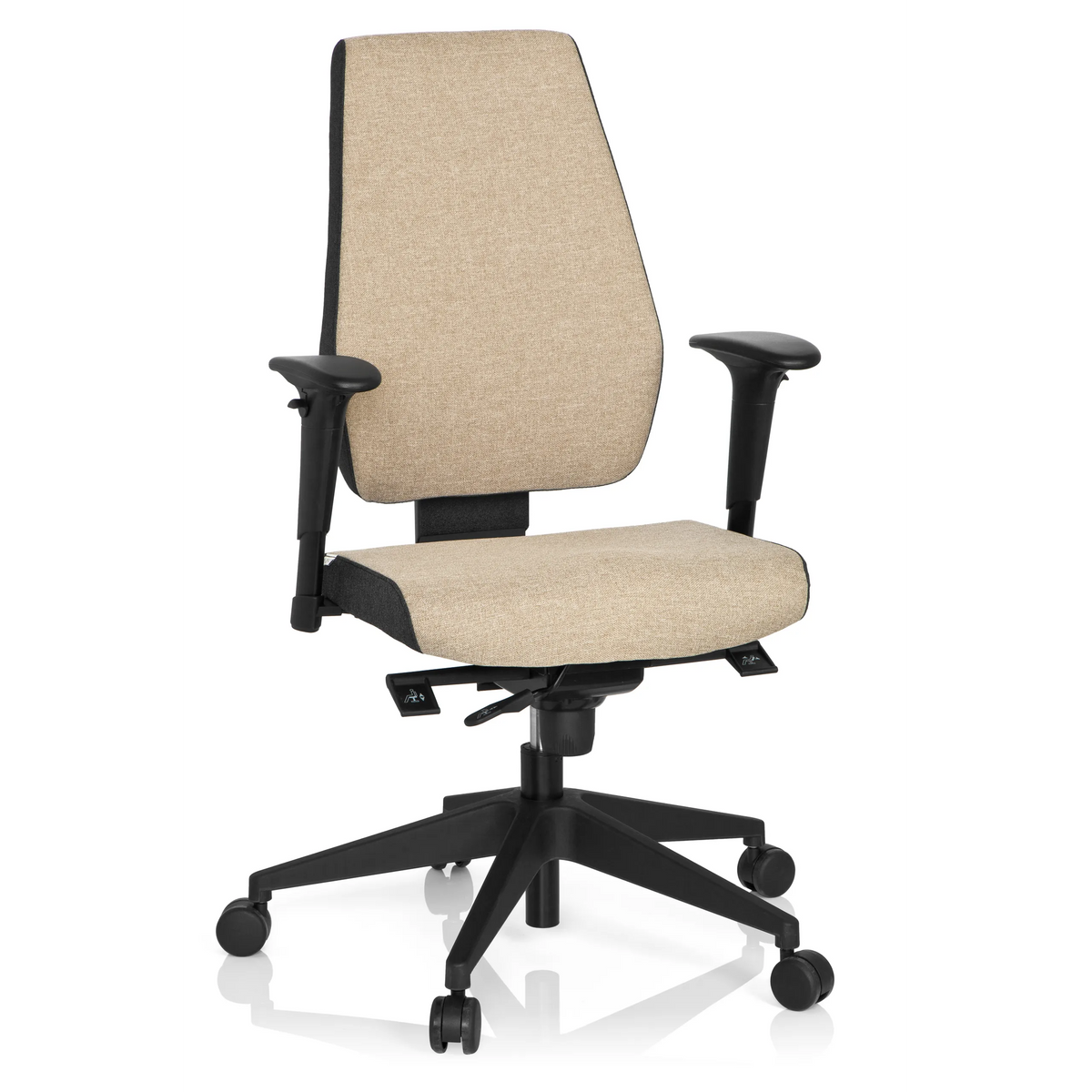 Beige Professionele bureaustoel PRO-TEC 500 met armleuningen en een zwart vijfster-onderstel van hjh OFFICE – 360-gradenweergave (vooraanzicht 20°)