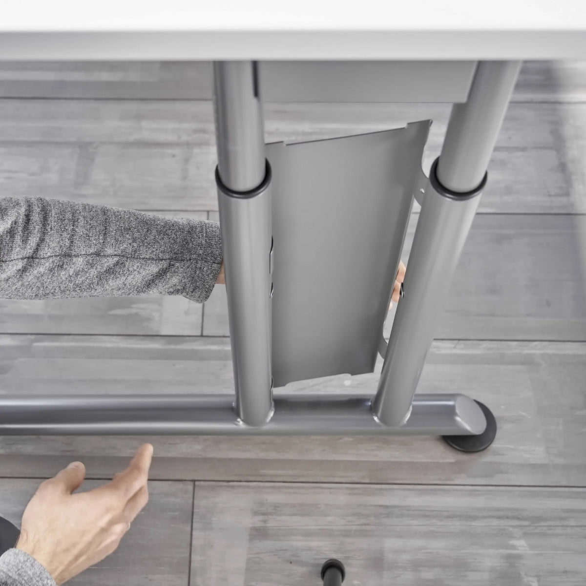 Onderstel met stabiliserende dwarsbalk van het bureau ZENO 8 G van hjh OFFICE PRO