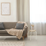 Kruk ALRANDA in wit en eiken naast een bank van hjh LIVING