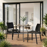 Outdoor stoelen T37 V 4 in zwart aan een ronde tuintafel op een terras van hjh LIVING