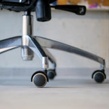 Chroomglanzend kruis met dubbele wieltjes van de luxe directiestoel ASPERA 20 van hjh OFFICE