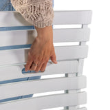 Geïntegreerde handgreep in de witte rugleuning van de Outdoor stoel TRAVANO van hjh LIVING