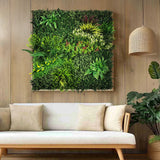 Groene Plantmat LEAFLUXE 3D met verschillende kunstplanten in een houten frame van hjh LIVING