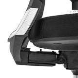 Armleuning met chroomelement en zwart kussen van de Professionele bureaustoel PORTO PRO van hjh OFFICE