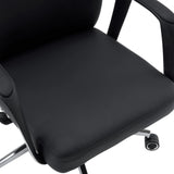 Gevoerde zitting van de professionele directiestoel VELVET ECO in zwart met zichtbaar tapijtwiel van hjh OFFICE