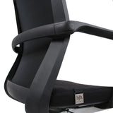 Armleuning en zittingrand met logo van de professionele bureaustoel MOVE-TEC 3D in zwart van hjh OFFICE