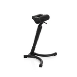 Schwarze Stehhilfe TOP WORK 33 mit gepolsterter Sitzfläche und dreiarmigem Standfuß von hjh OFFICE – 360-Grad-Ansicht (schräge Frontansicht 60°)