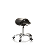 Zwarte Zadelkruk ORTHO SIT met voetkruis en vijf zwenkwielen van hjh OFFICE – 360-gradenweergave (vooraanzicht 20°)