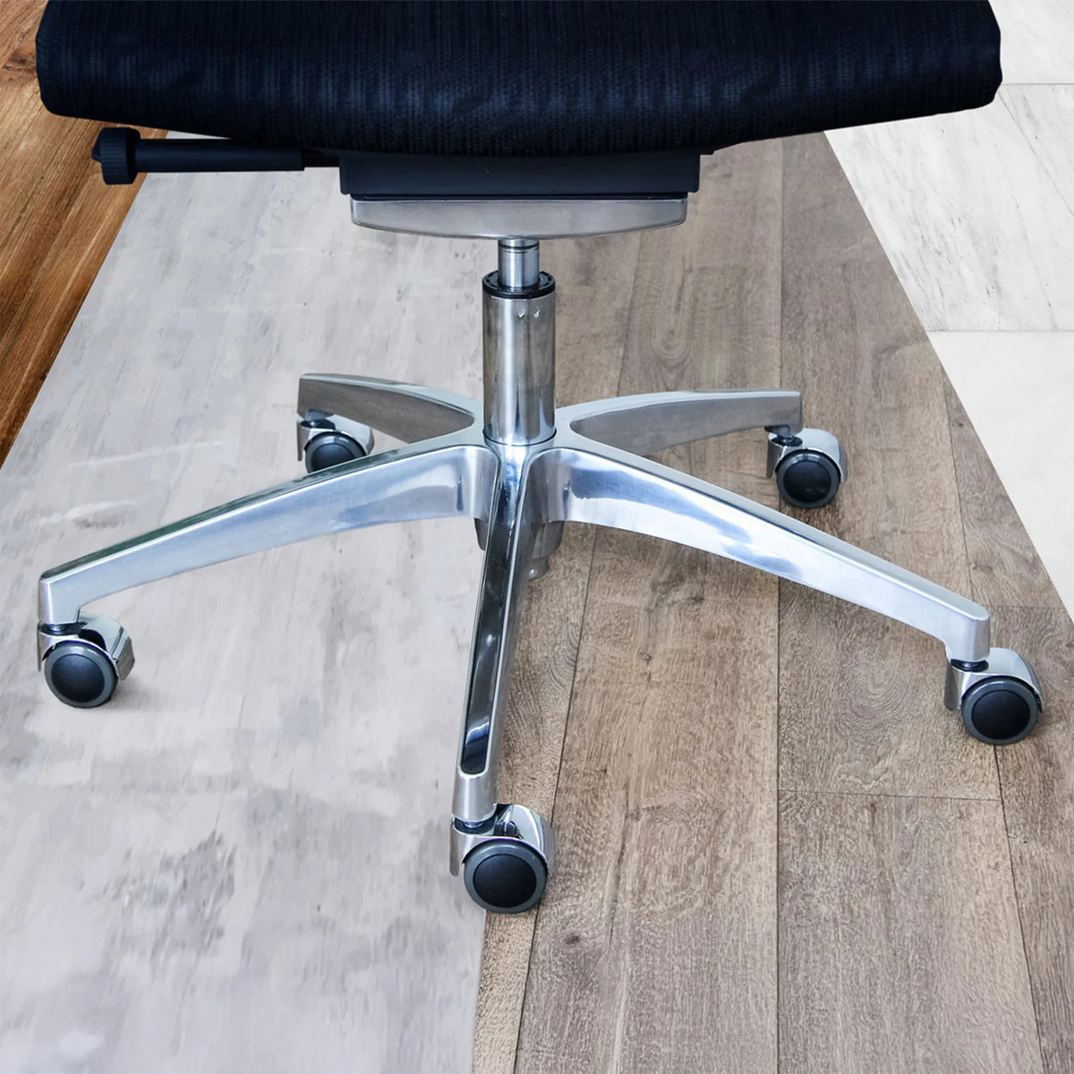 Vijfpootkruis met bureaustoelwielen 5x ROLO LUX 11mm/50mm in zwart-zilver voor harde vloeren van hjh OFFICE