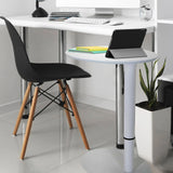 Wit zit-sta bureau STAND III met rond afleghuveld, zwarte stoel en een kamerplant van hjh OFFICE