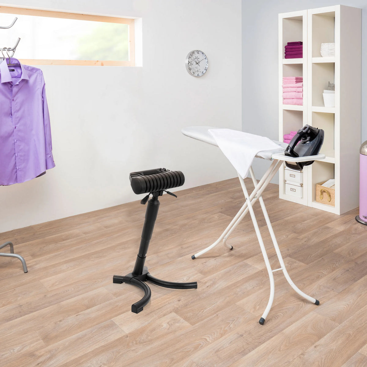 Zwarte stahulp TOP WORK 33 met gewatteerde zitting en stervormig onderstel van hjh OFFICE