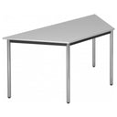 Grijze tafel DORAN DRTR C met chromen ronde buispoten en een trapeziumvormig blad van hjh OFFICE PRO