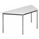 Witte tafel DORAN DRTR C met glanzende chromen ronde buispoten en een trapeziumvormig blad van hjh OFFICE PRO