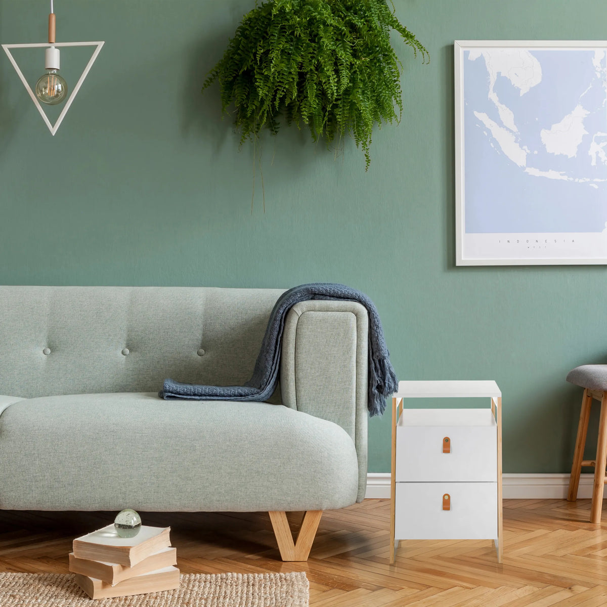 Witte bijzettafel TAROLO III met twee laden en lichte houten poten van hjh LIVING