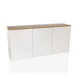 Wit dressoir KELO S met een werkblad in eikenlook en drie deuren van hjh LIVING – 360-gradenweergave (vooraanzicht 15°)