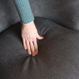 Grijze stoffen bekleding van de zitting van de BRAMWICH lounge stoel van hjh LIVING
