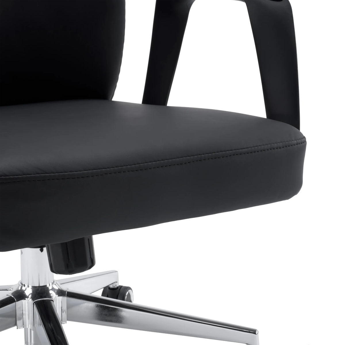 Zitting en armleuning van de Professionele directiestoel VELVET ECO in zwart met chromen onderstel van hjh OFFICE