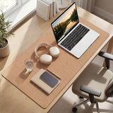 Bruine Bureau Onderlegger Padflux Terra op een houten bureau met laptop en accessoires van hjh OFFICE