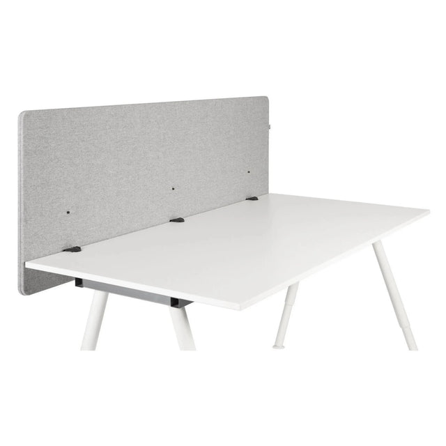 Tafelverdeler FLEXMIUT D 180 in lichtgrijs gemêleerde optiek op een wit bureau van hjh OFFICE