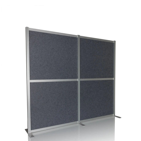 Grijze Scheidingswand FLEXMIUT MODUL met zilverkleurig frame en standvoeten van hjh OFFICE