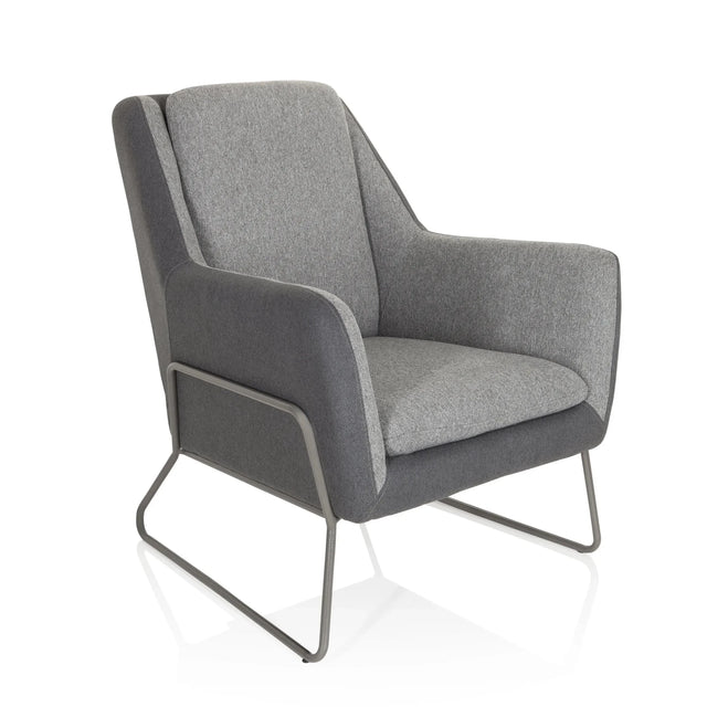 Lichtgrijze gestoffeerde fauteuil LAGUN met donkergrijze accenten en een grijs metalen frame van hjh OFFICE