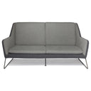 Lichtgrijze lounge bank LAGUN met donkergrijze accenten en slanke metalen poten van hjh OFFICE
