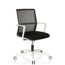 Professionele bureaustoel MOVE-TEC NET 3D W in wit en zwart met netrugleuning en rolvoet van hjh OFFICE