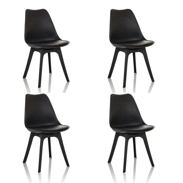 Vier zwarte Shell-stoelen SCANDI P met een minimalistisch design en vier poten van hjh OFFICE