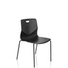Zwarte vierpotige stoel T36 V met een gebogen kuipvormige zitting van hjh OFFICE