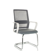 Grijze Vergaderstoel VISITER W met netbespanning rugleuning en verchroomd frame van hjh OFFICE