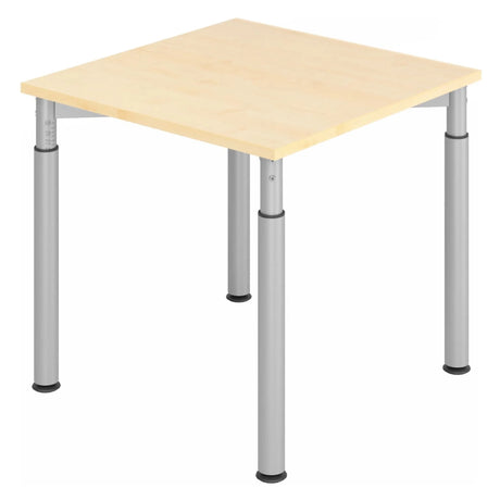 Hoogteverstelbaar bureau YAMA 8 S in esdoornoptiek met zilverkleurige poten van hjh OFFICE PRO